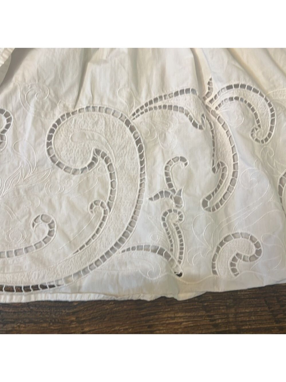 Soft Surroundings Flora Eterna White Embroidered Cut Out Tunic Size Large EUC - Picture 6 of 11